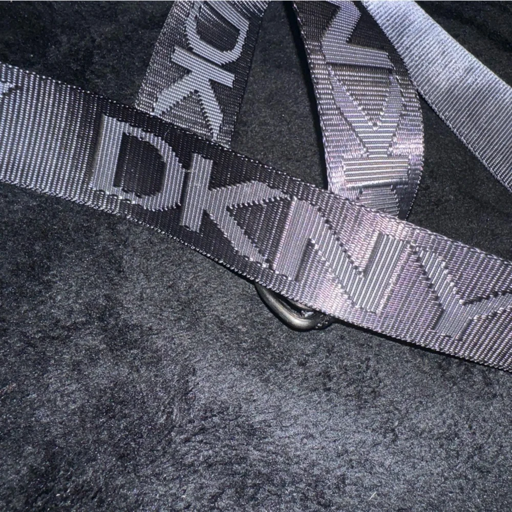 DKNY Donna Karan NY women’s Belt OS Silver/Gray Nylon Logo D Ring 48